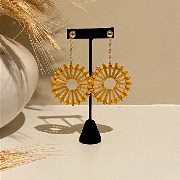 LAST 1! 🌞Bamboo Full Moon Earrings w/Chain - Picture 4 of 8